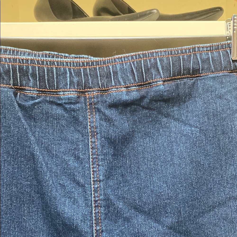 Silvert’s Pull-up Women's Cropped Jeans in Blue. Like NEW!  XL. - Picture 3 of 9